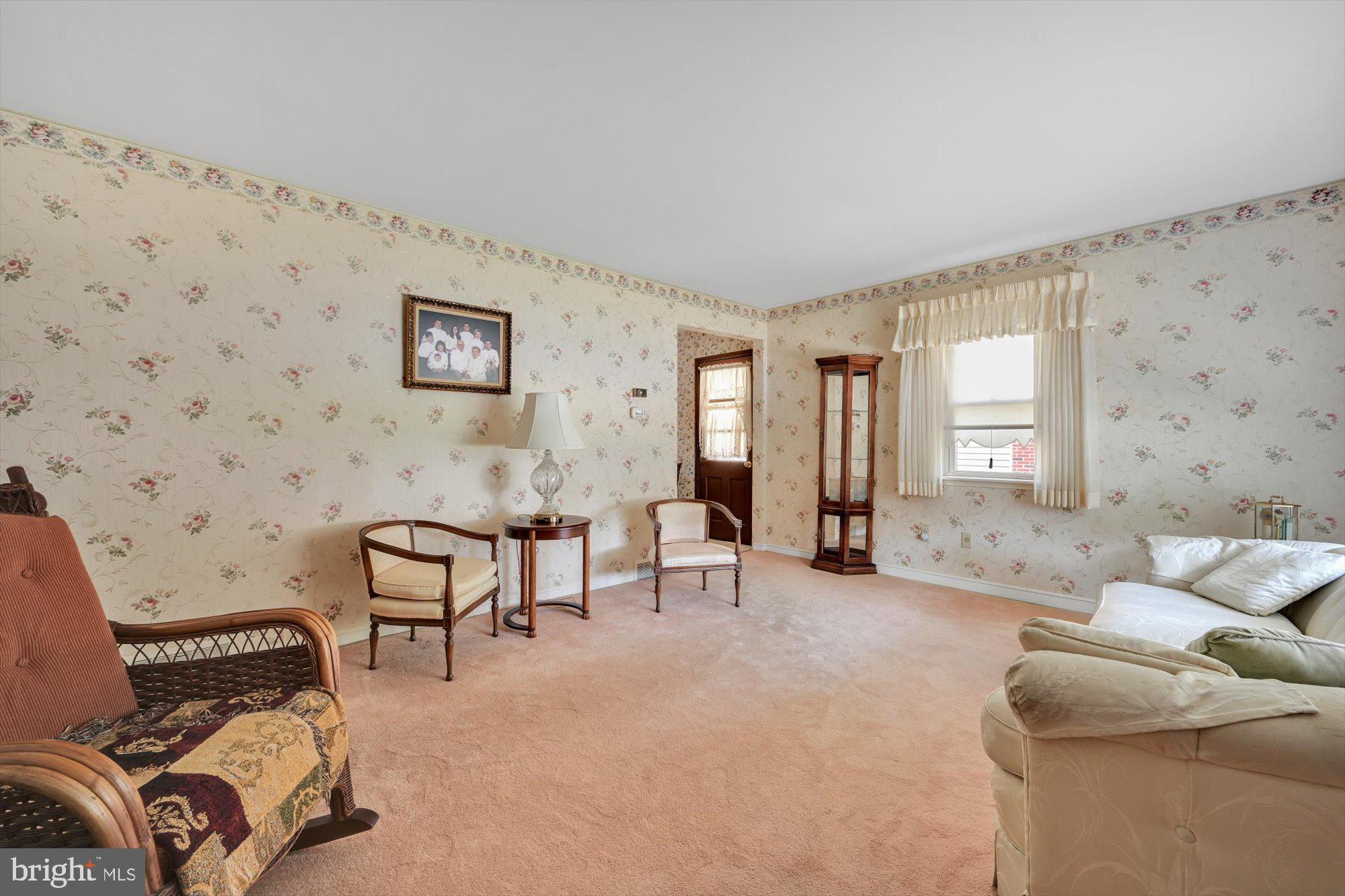 525 Harding Avenue Shillington, PA 19607 - Photo 6 of 27