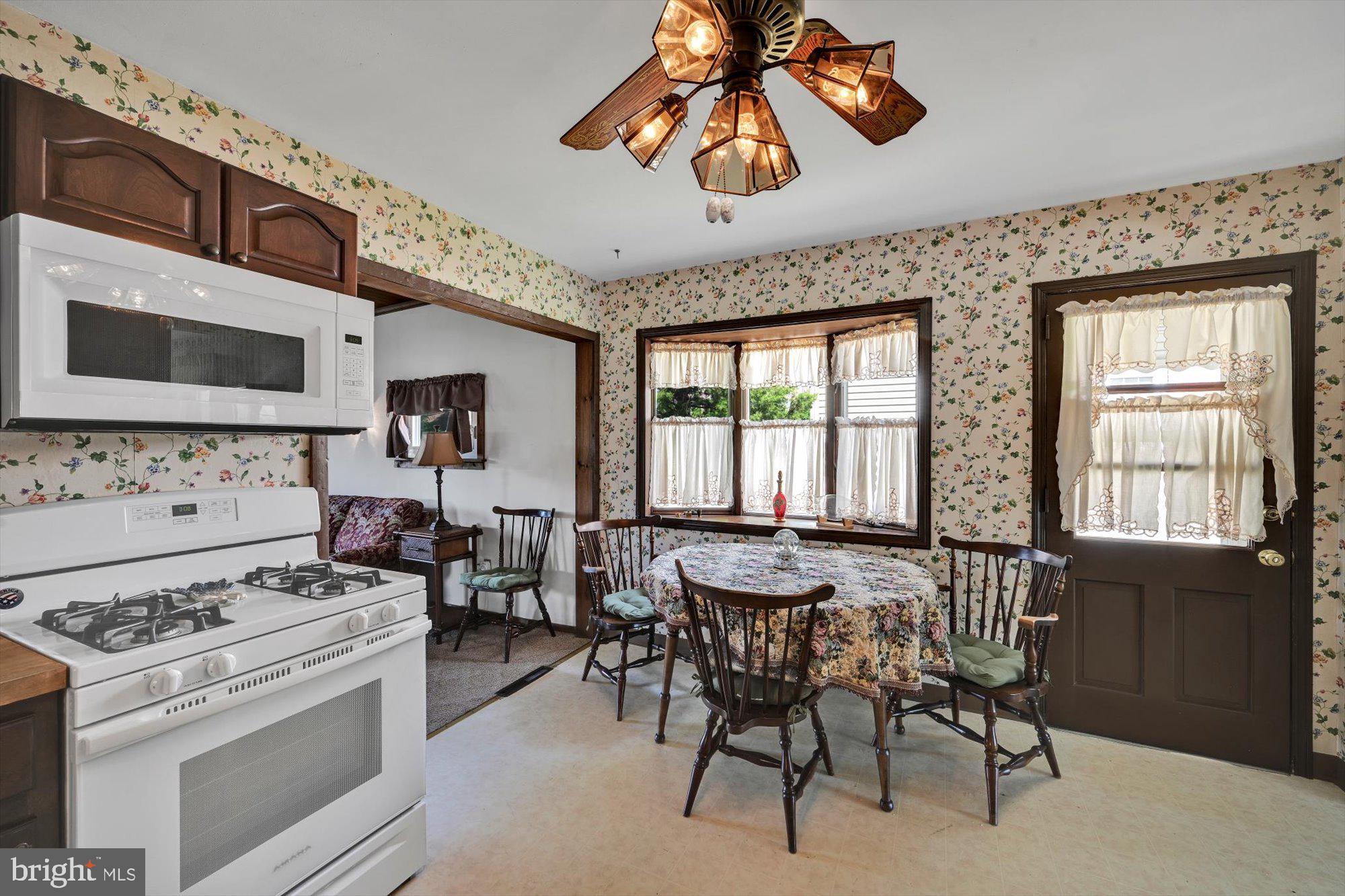 525 Harding Avenue Shillington, PA 19607 - Photo 9 of 27