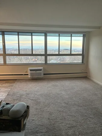 $130,000 | 8900 East Jefferson Avenue, Unit 1021, Detroit, MI 48214