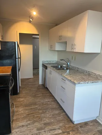 $130,000 | 8900 East Jefferson Avenue, Unit 1021, Detroit, MI 48214