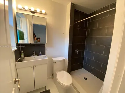 $2,900 | 6855 Northeast 5th Avenue, Unit C, Miami, FL 33138