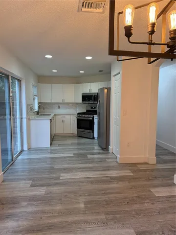 $3,150 | 8992 Northwest 53rd Street, Unit 8922, Sunrise, FL 33351