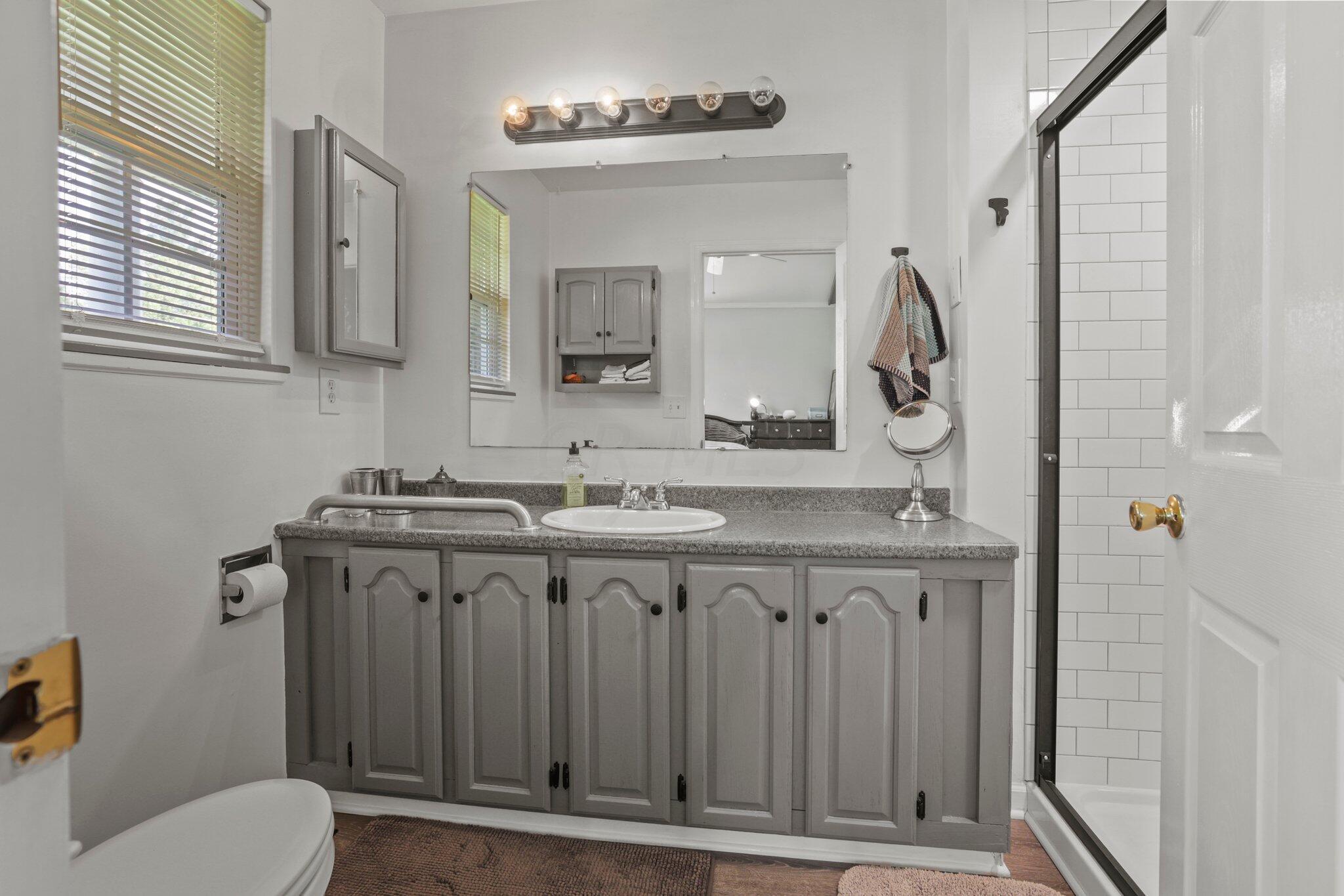 5575 Broadview Road Columbus, OH 43230 - Photo 38 of 66 Owner's Bath