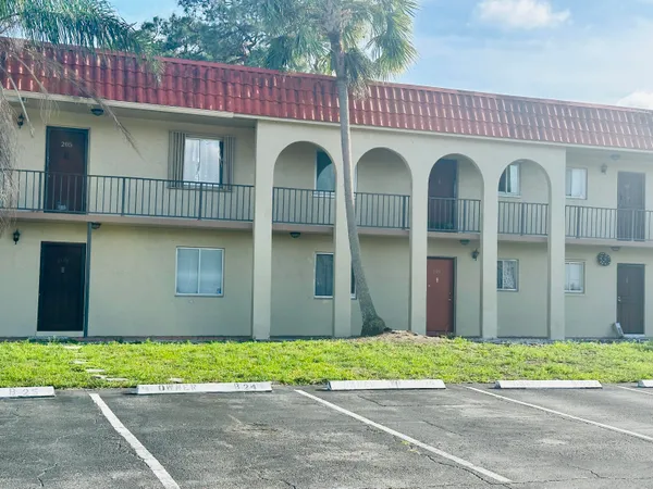 $1,800 | 6054 Forest Hill Boulevard, Unit 102, West Palm Beach, FL 33415