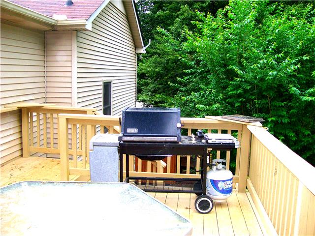 219 Timberlake Drive Springfield, TN 37172 - Photo 17 of 19 Upper deck