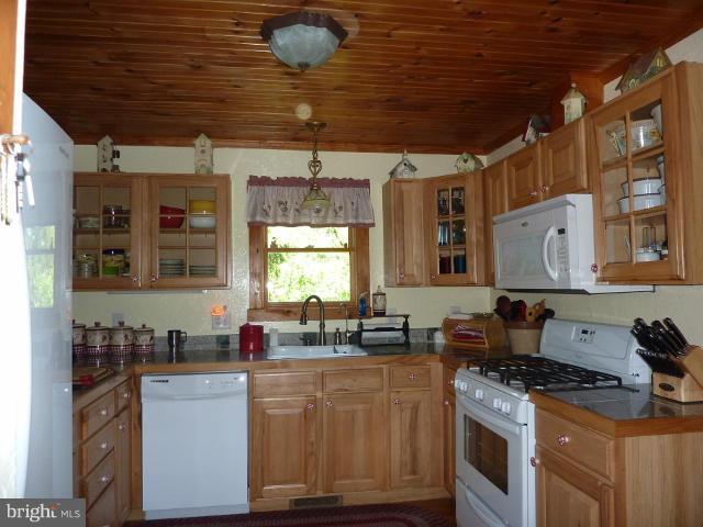 265 Riding Chapel Road Stephens City, VA 22655 - Photo 8 of 24 Kitchen