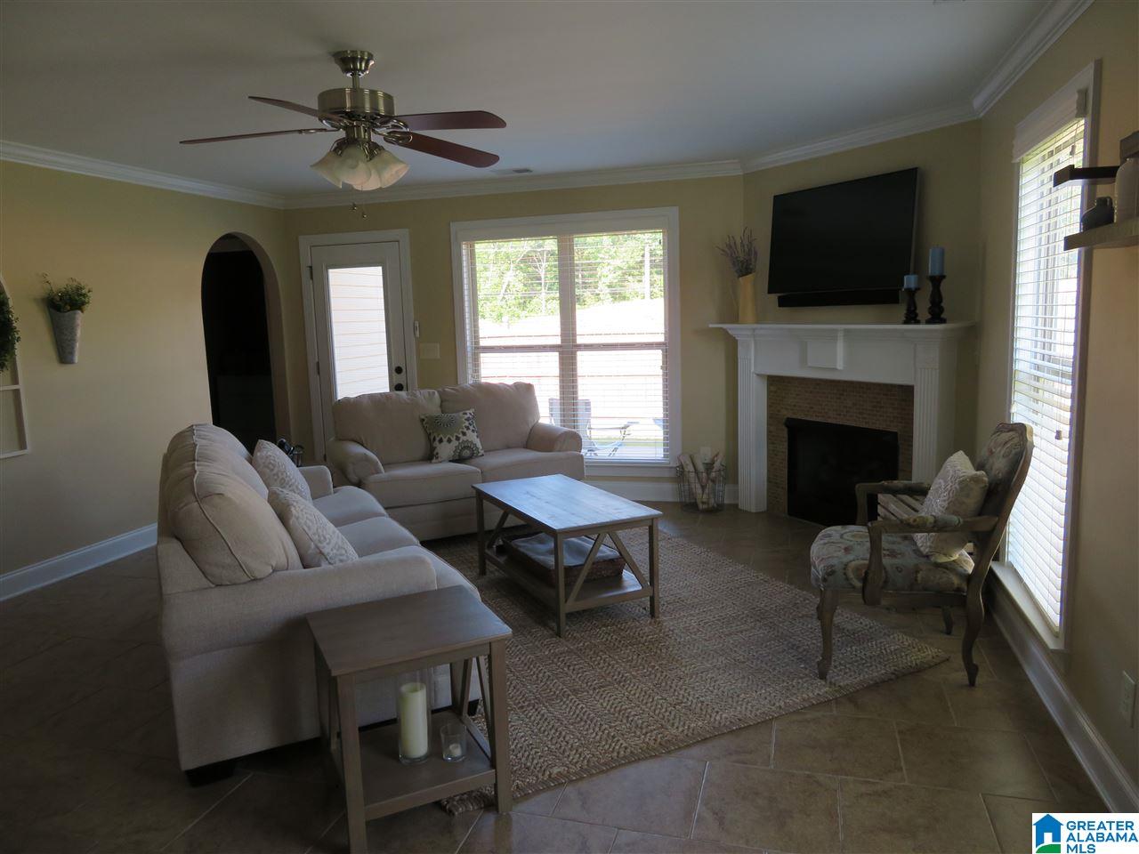 227 Falling Waters Way Alabaster, AL 35114 - Photo 3 of 34