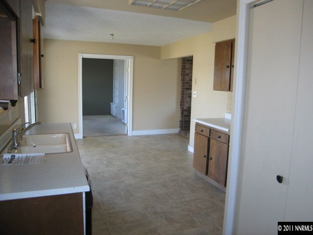 1010 Gary Lane Fallon, NV 89406 - Photo 5 of 13 Photo 5