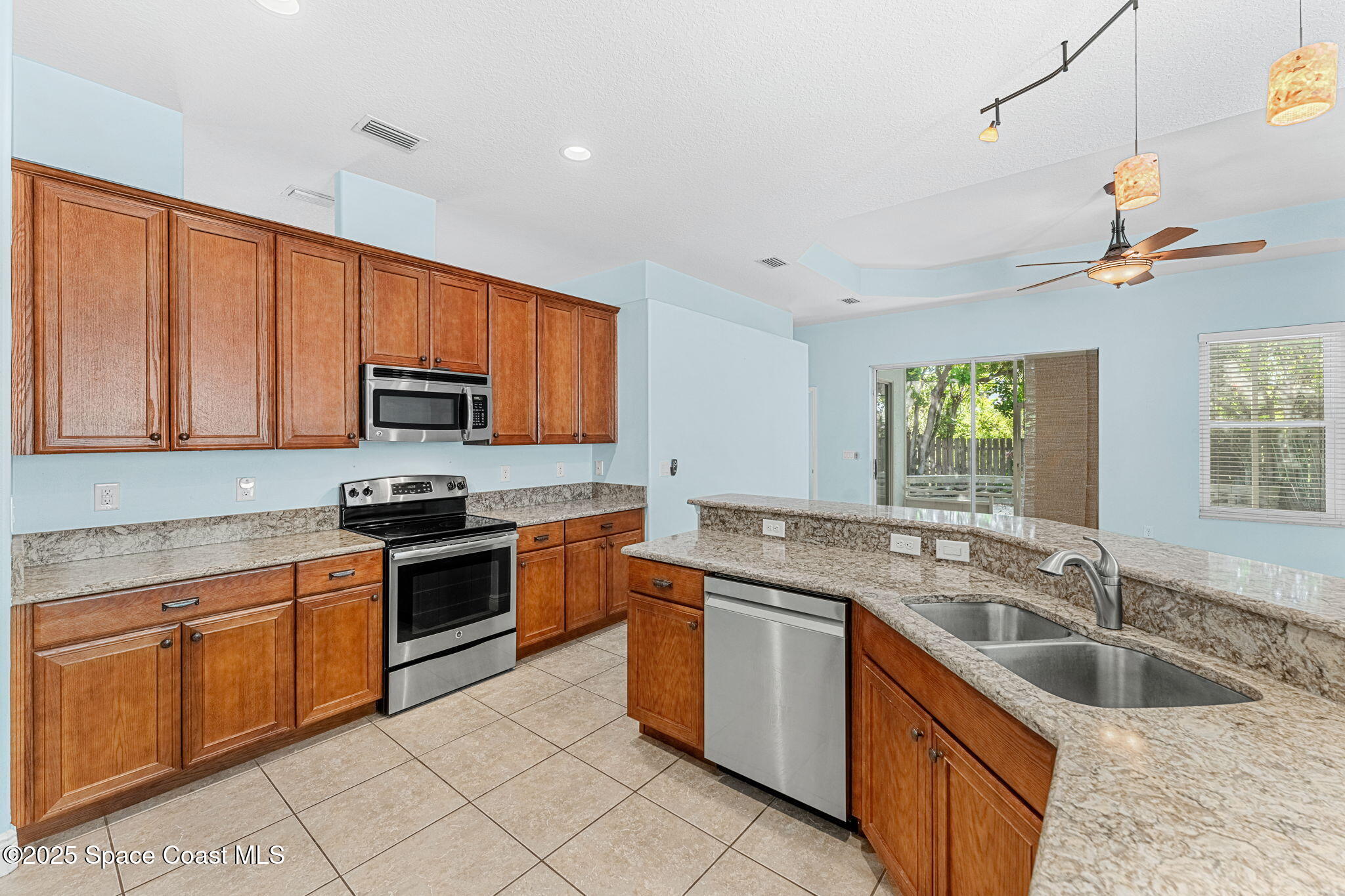 1121 South Orlando Avenue Cocoa Beach, FL 32931 - Photo 15 of 48 Beautiful kitchen