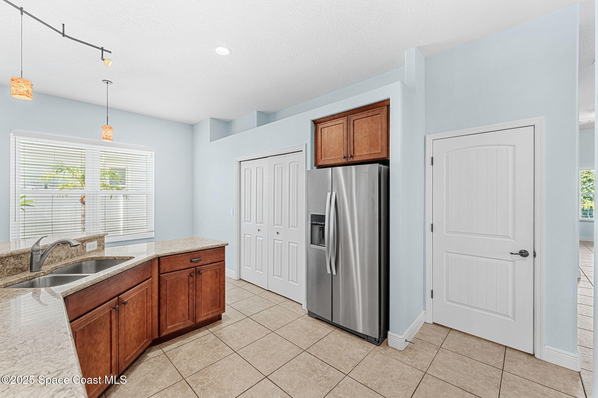 1121 South Orlando Avenue Cocoa Beach, FL 32931 - Photo 19 of 48 Kitchen