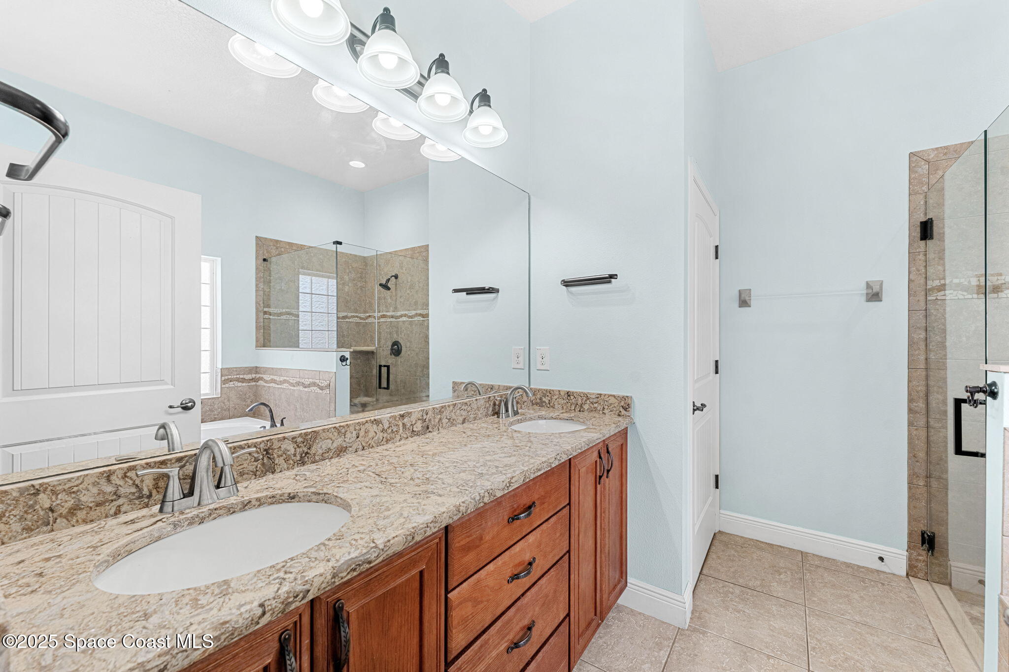 1121 South Orlando Avenue Cocoa Beach, FL 32931 - Photo 27 of 48 Primary Bath