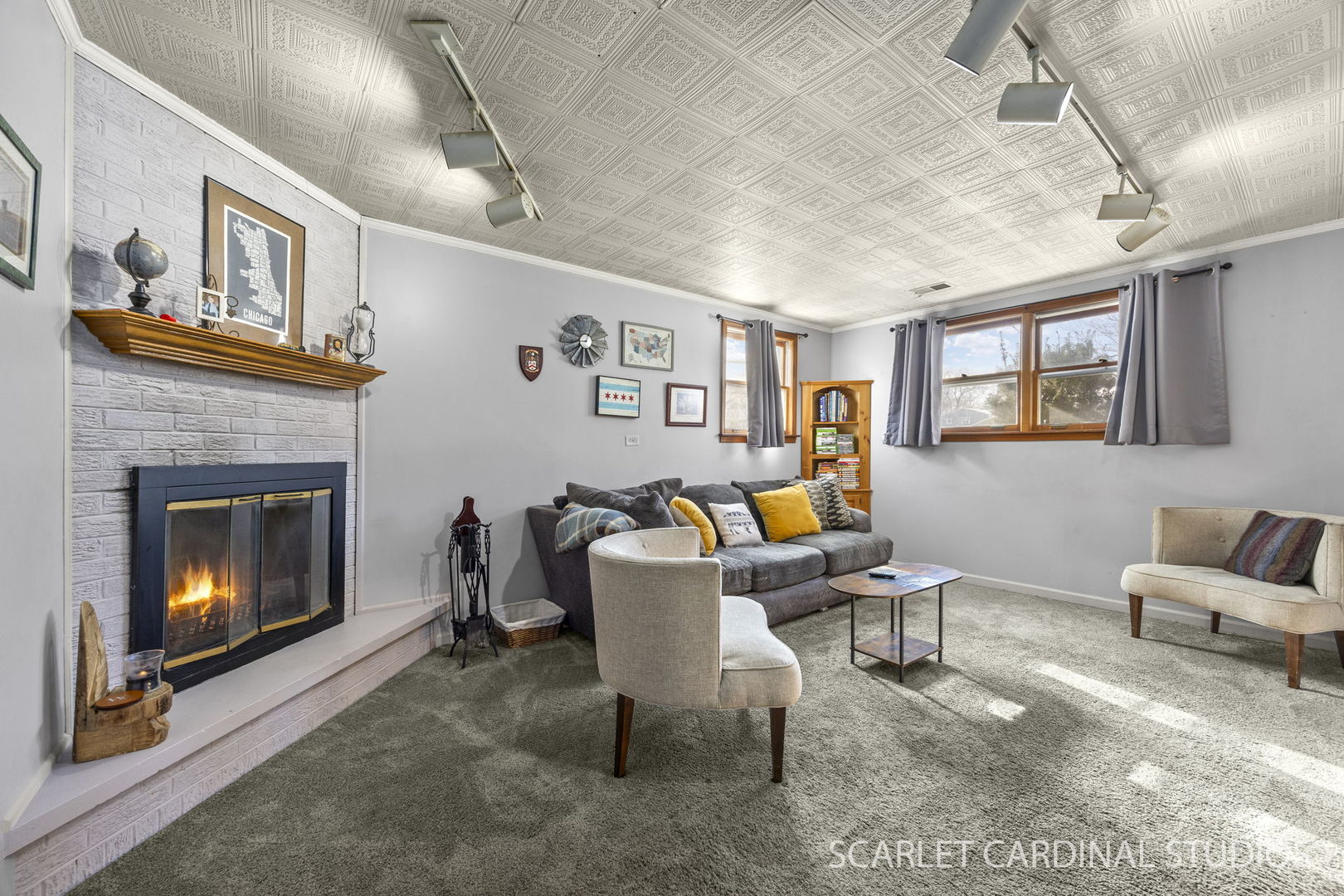 509 South Westmore-Meyers Road Lombard, IL 60148 - Photo 19 of 23 a living room with furniture and a fireplace