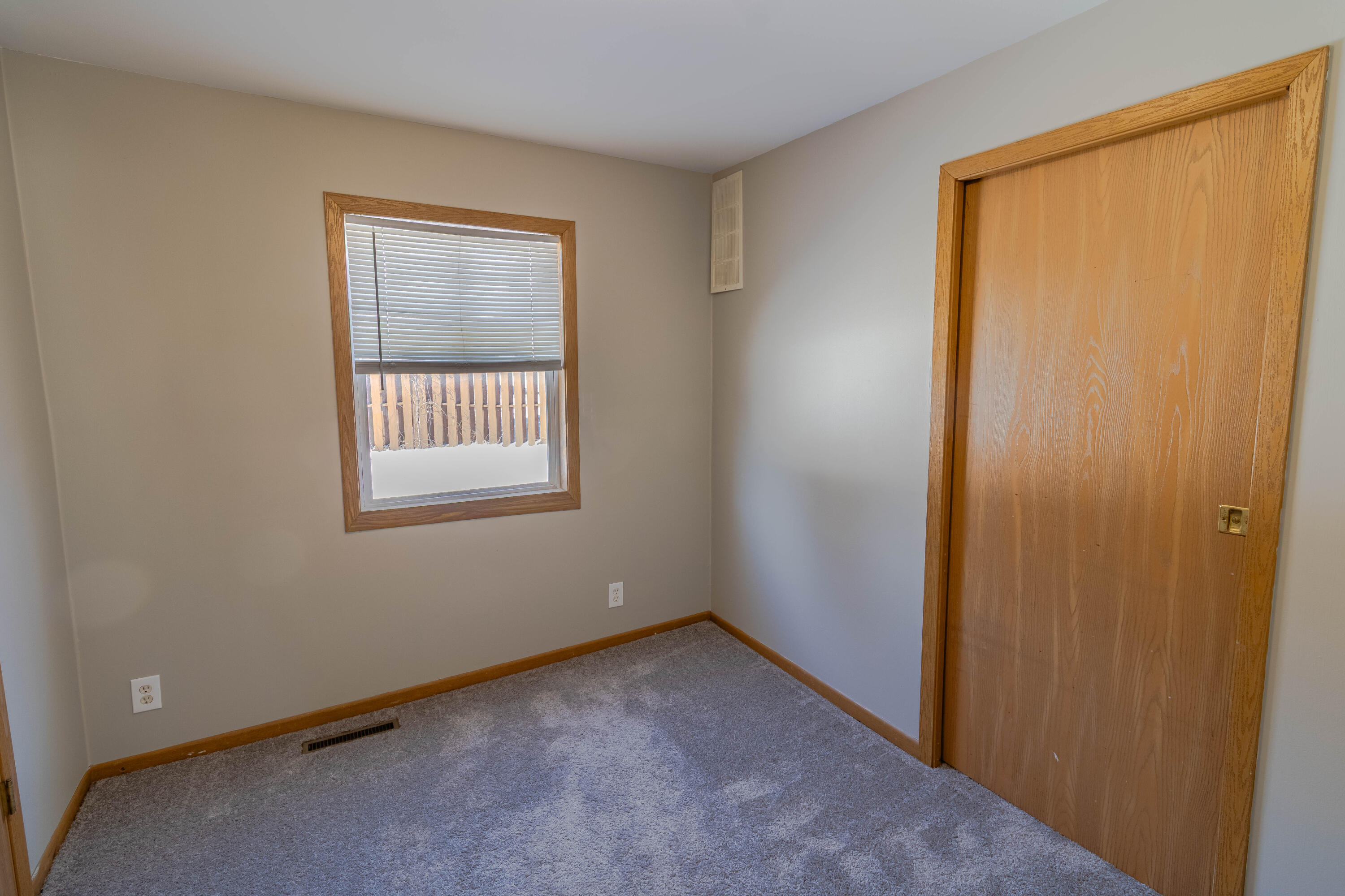 W1060 Golden Glow Road Bloomfield, WI 53128 - Photo 6 of 8 Bed 2