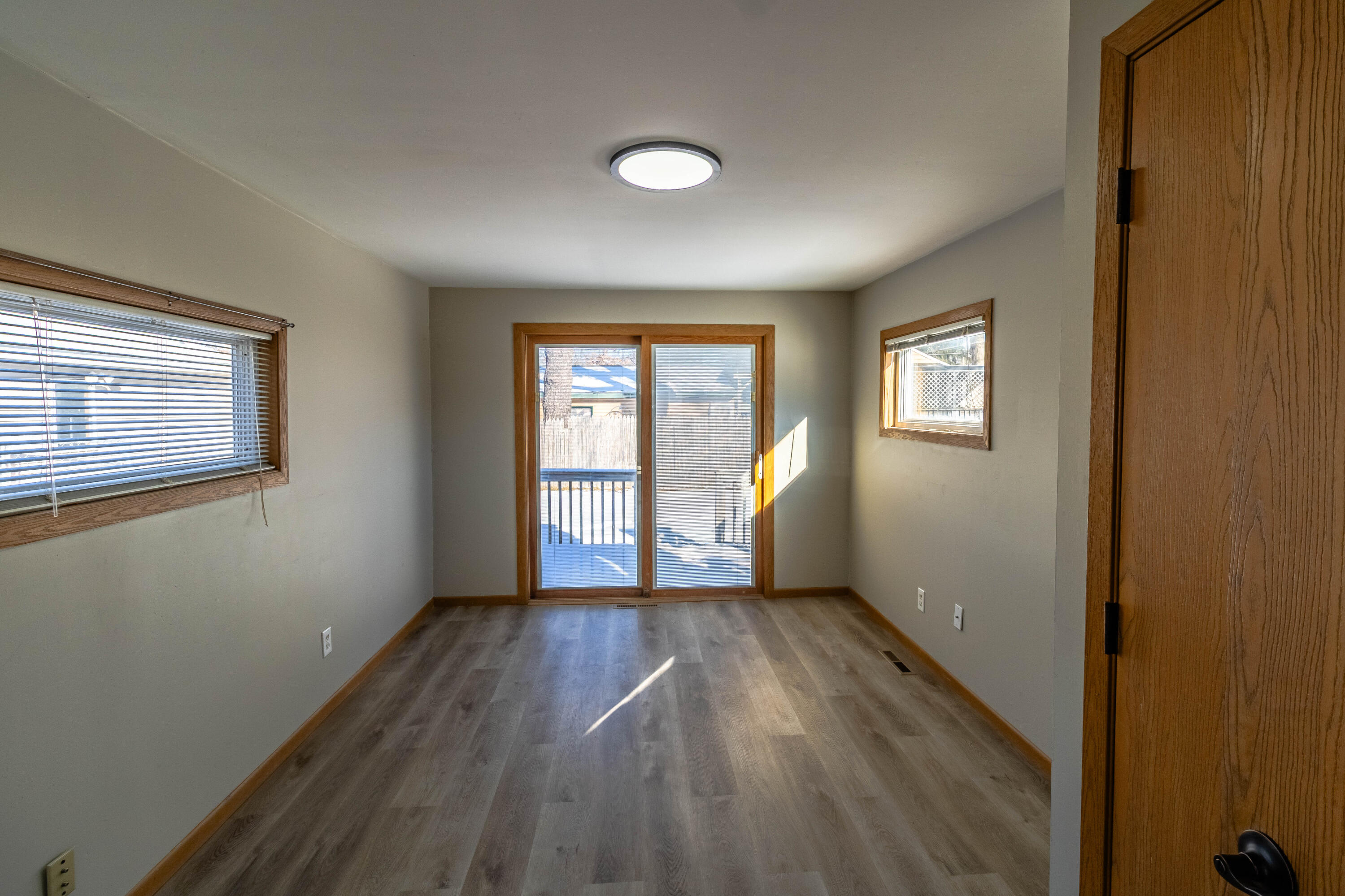 W1060 Golden Glow Road Bloomfield, WI 53128 - Photo 7 of 8 Primary Bed