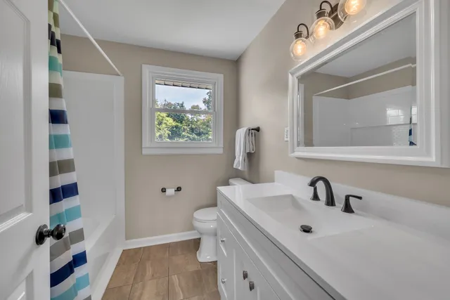 $449,900 | 909 Woods Lake Drive, Madison, TN 37115