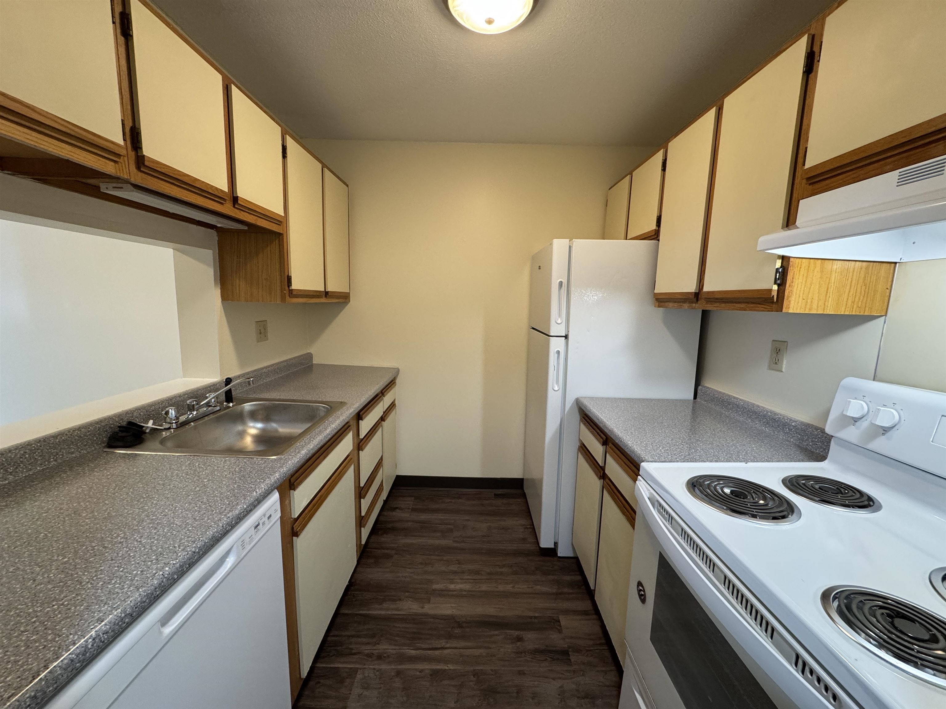 155 Eastern Avenue, Unit 304 Manchester, NH 03104 - Photo 14 of 51