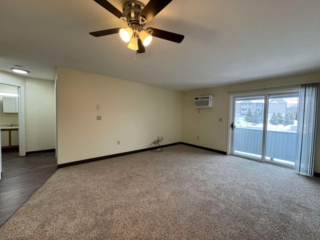 $1,628 | 155 Eastern Avenue, Unit 304, Manchester, NH 03104