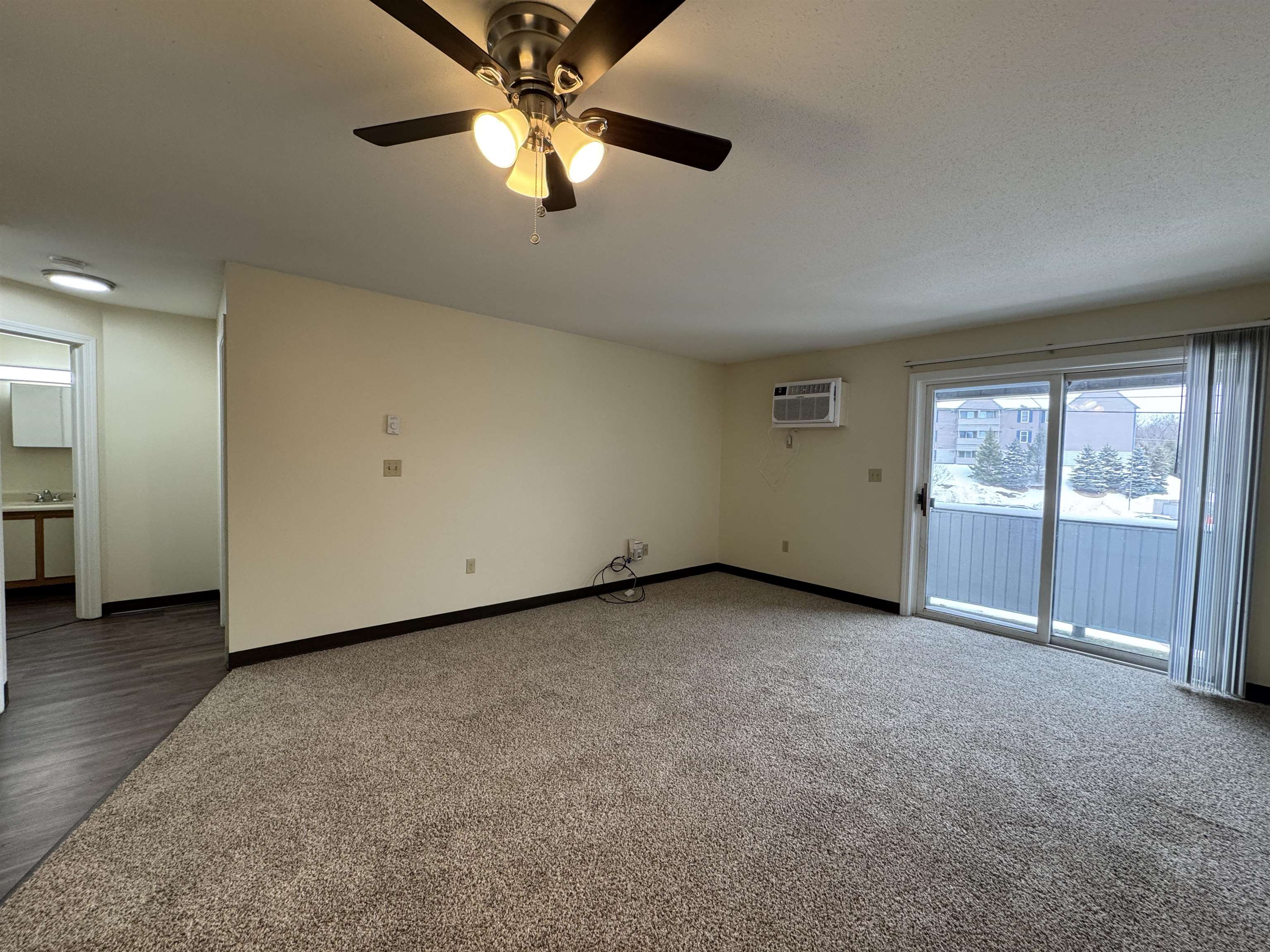 155 Eastern Avenue, Unit 304 Manchester, NH 03104 - Photo 20 of 51