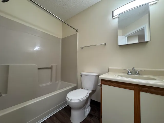 $1,628 | 155 Eastern Avenue, Unit 304, Manchester, NH 03104