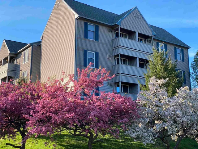 $1,628 | 155 Eastern Avenue, Unit 304, Manchester, NH 03104