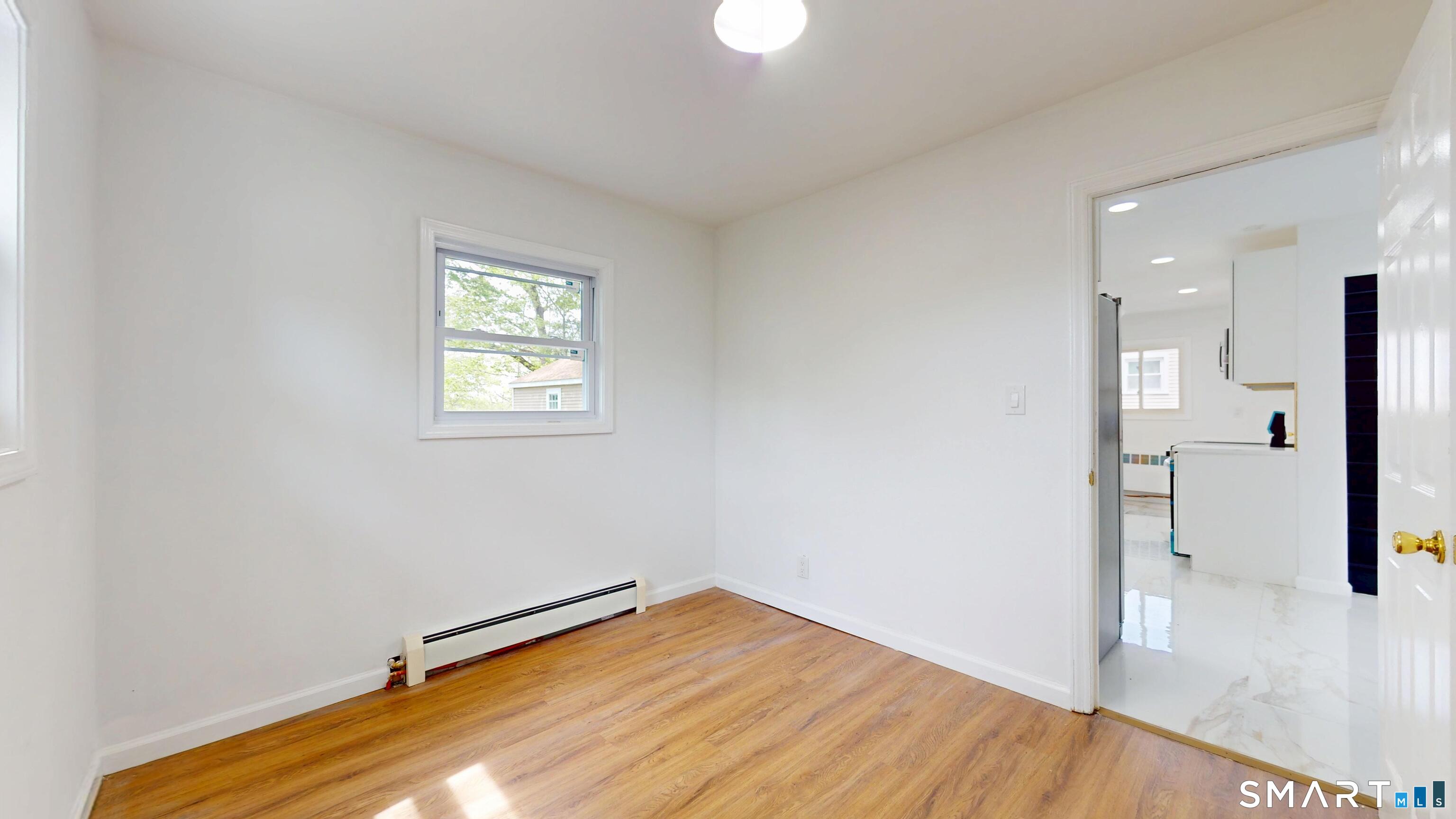 52 Glen Haven Road New Haven, CT 06513 - Photo 14 of 38