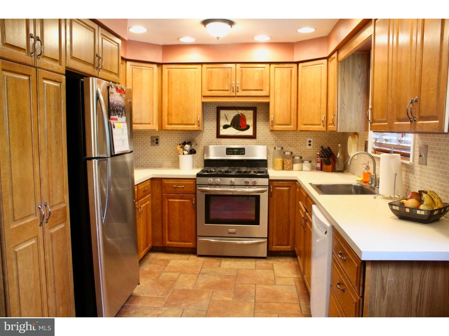 3334 Chesterfield Road Philadelphia, PA 19114 - Photo 1 of 25 Kitchen