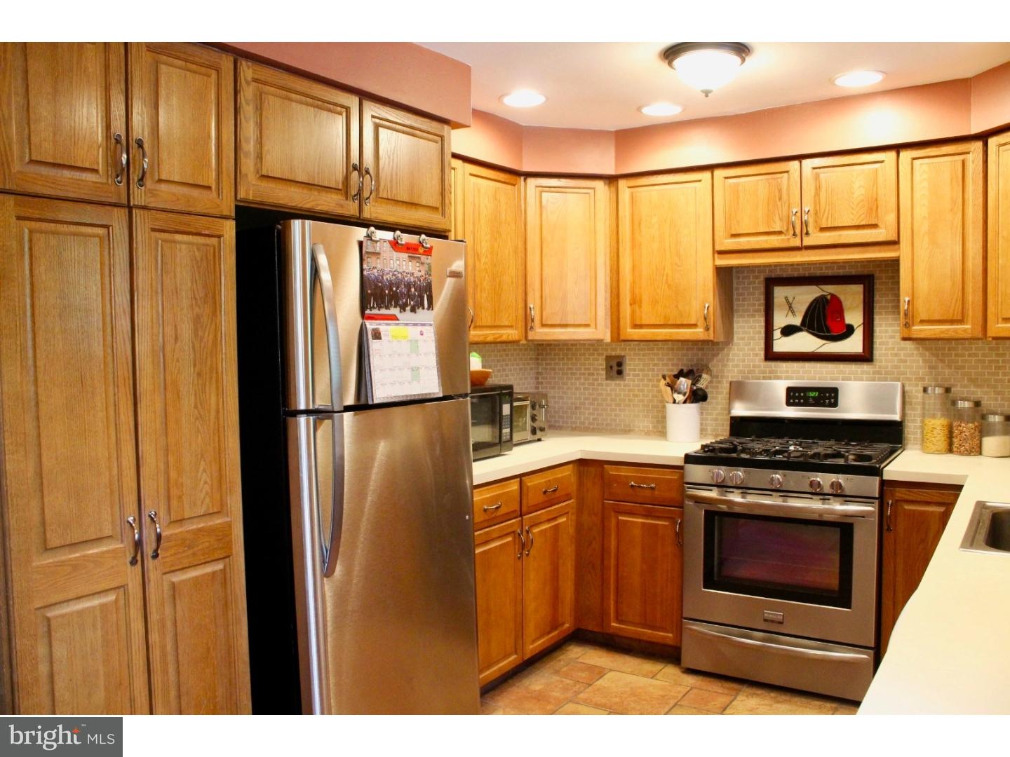 3334 Chesterfield Road Philadelphia, PA 19114 - Photo 3 of 25 Kitchen