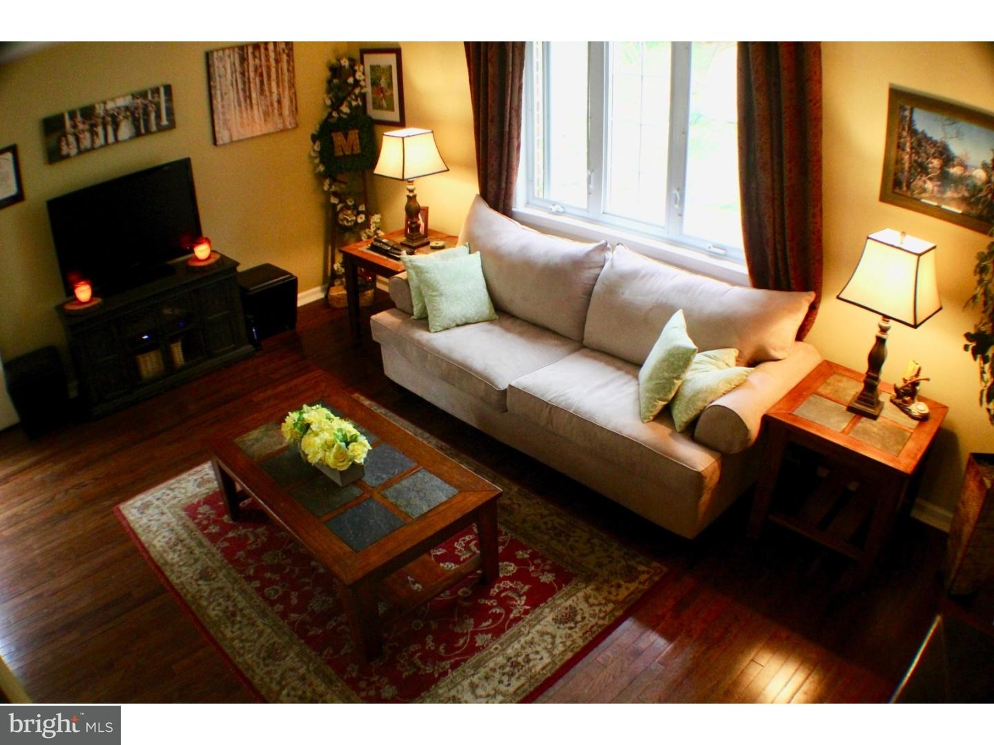 3334 Chesterfield Road Philadelphia, PA 19114 - Photo 9 of 25 Living Room