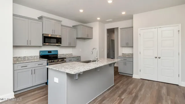 $426,900 | 6624 Palm Pointe Drive, Ocean Springs, MS 39564