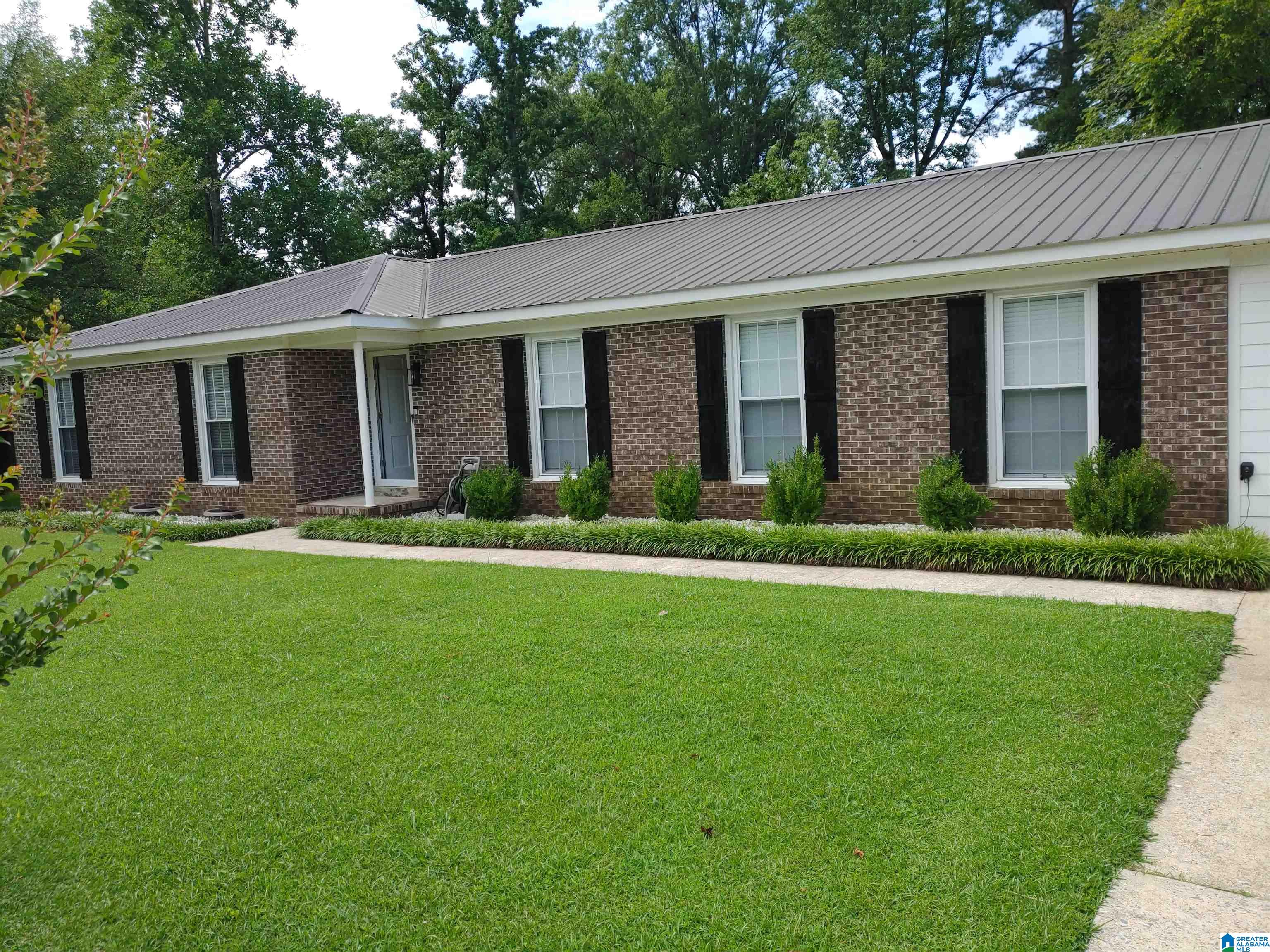 525 Country Club Road Sylacauga, AL 35150 - Photo 3 of 20