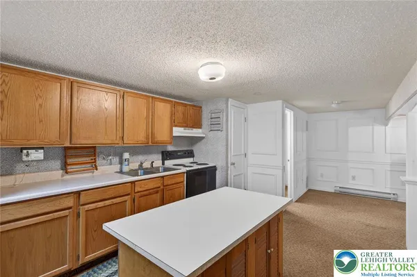 $374,900 | 811 Hawthorne Lane, Pen Argyl, PA 18072