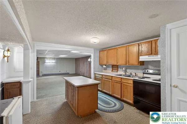 $374,900 | 811 Hawthorne Lane, Pen Argyl, PA 18072