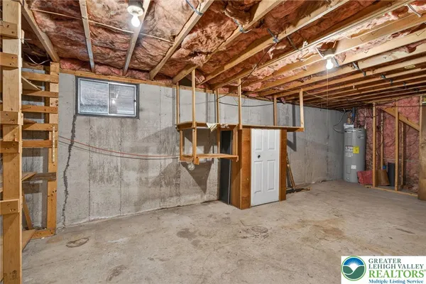 $374,900 | 811 Hawthorne Lane, Pen Argyl, PA 18072