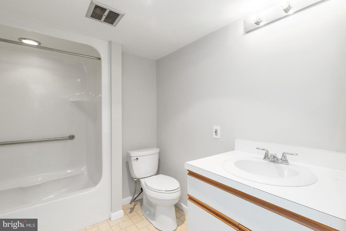 2345 Paddock Lane Reston, VA 20191 - Photo 33 of 42 Full bath on lower level