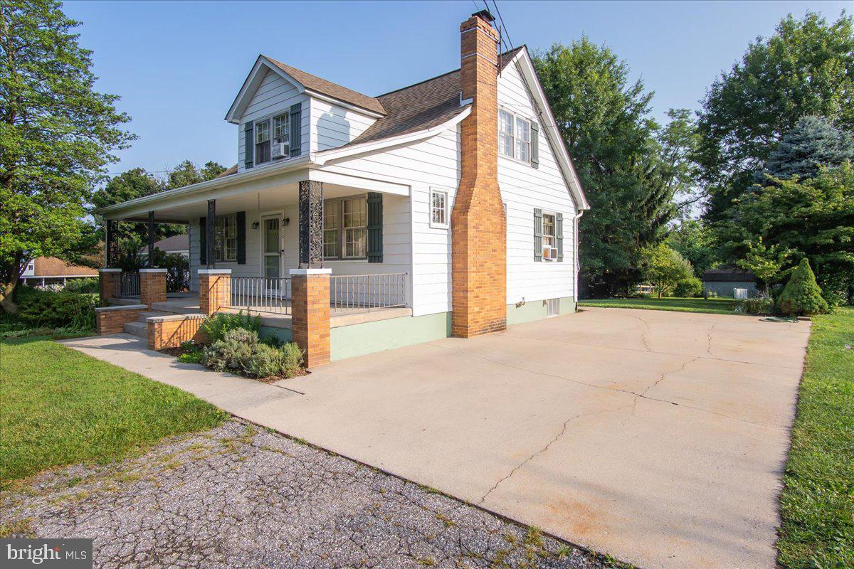 17010 Frederick Road Mount Airy, MD 21771 - Photo 4 of 32 Gallery Image 4
