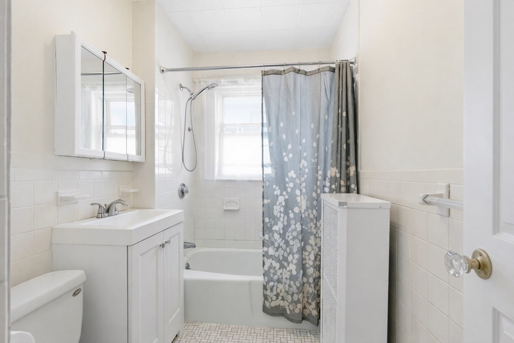 9 Clyde Road, Unit 2 Watertown, MA 02472 - Photo 10 of 21