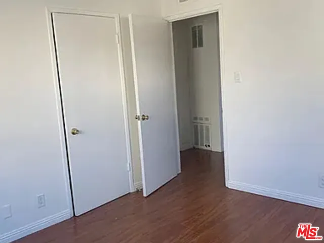 $2,050 | 832 South Gramercy Place, Unit 9, Los Angeles, CA 90005