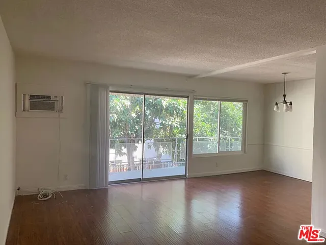 $2,050 | 832 South Gramercy Place, Unit 9, Los Angeles, CA 90005