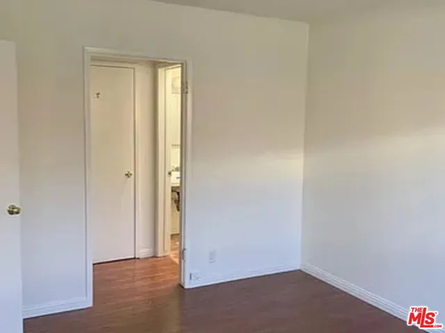 $2,050 | 832 South Gramercy Place, Unit 9, Los Angeles, CA 90005