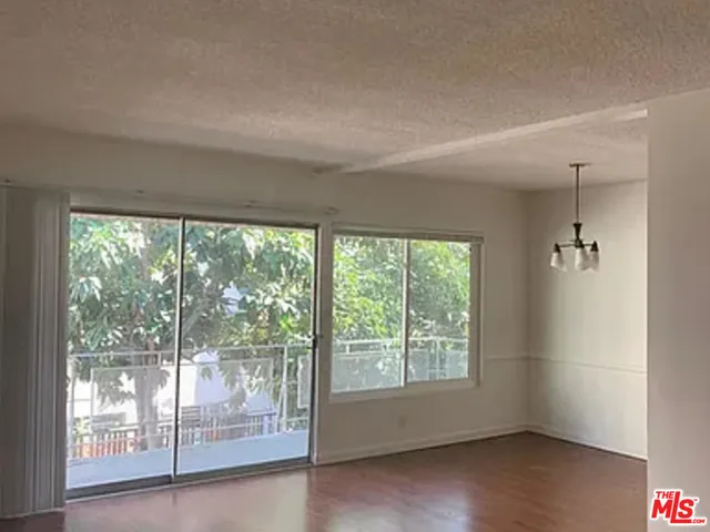 $2,050 | 832 South Gramercy Place, Unit 9, Los Angeles, CA 90005