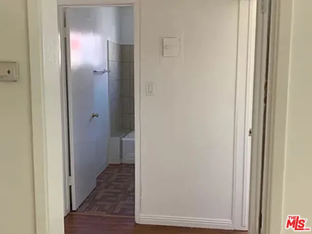 $2,050 | 832 South Gramercy Place, Unit 9, Los Angeles, CA 90005