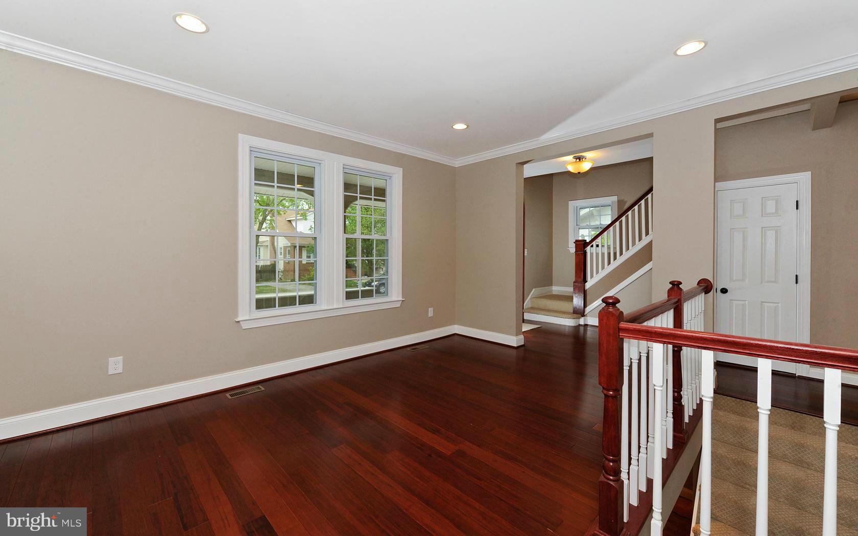 3222 Shelburne Road Baltimore, MD 21208 - Photo 3 of 28 Living Room