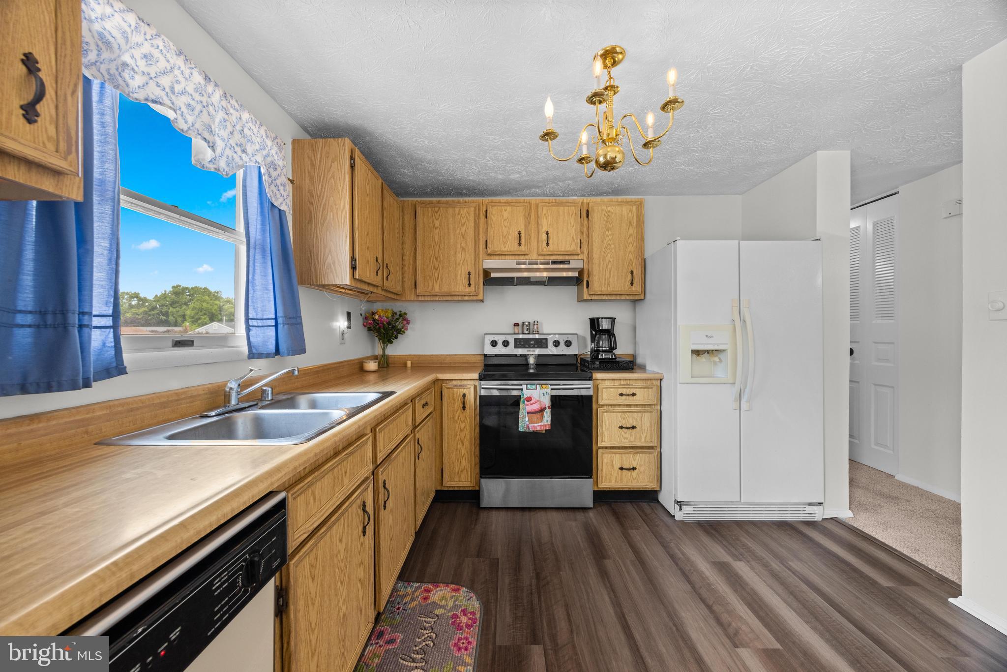 513 Fuselage Avenue Baltimore, MD 21221 - Photo 10 of 38 Gallery Image 10