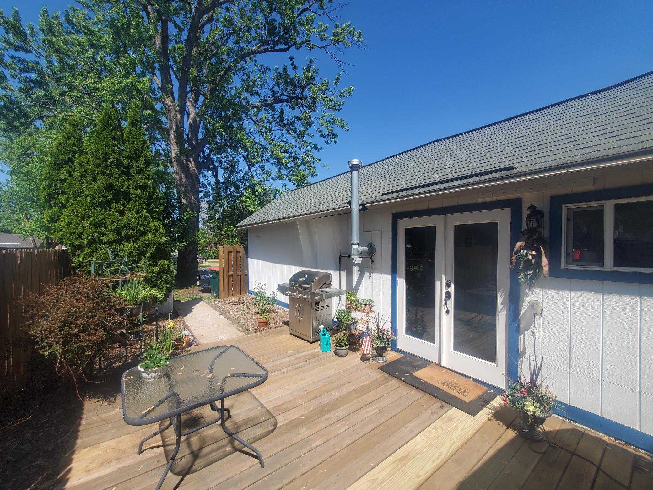 418 Monroe Street North Hudson, WI 54016 - Photo 1 of 6