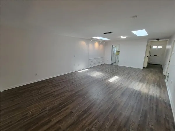 $1,750 | 1657 South Lake Drive, Unit 3, Clearwater, FL 33756