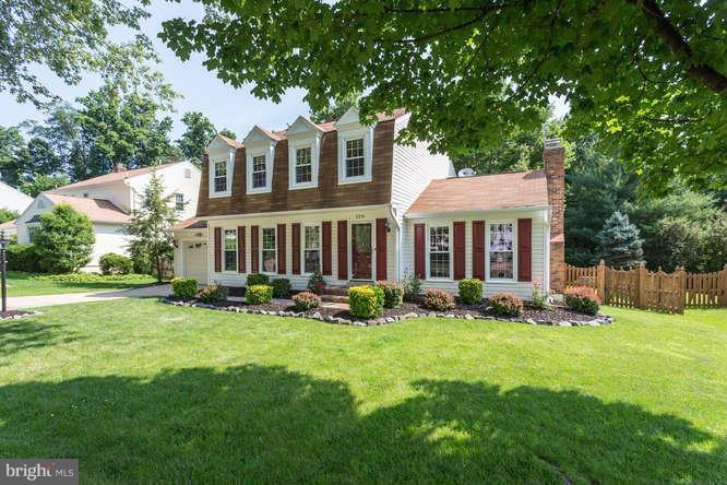 220 Environs Road Sterling, VA 20165 - Photo 2 of 30 Exterior Front