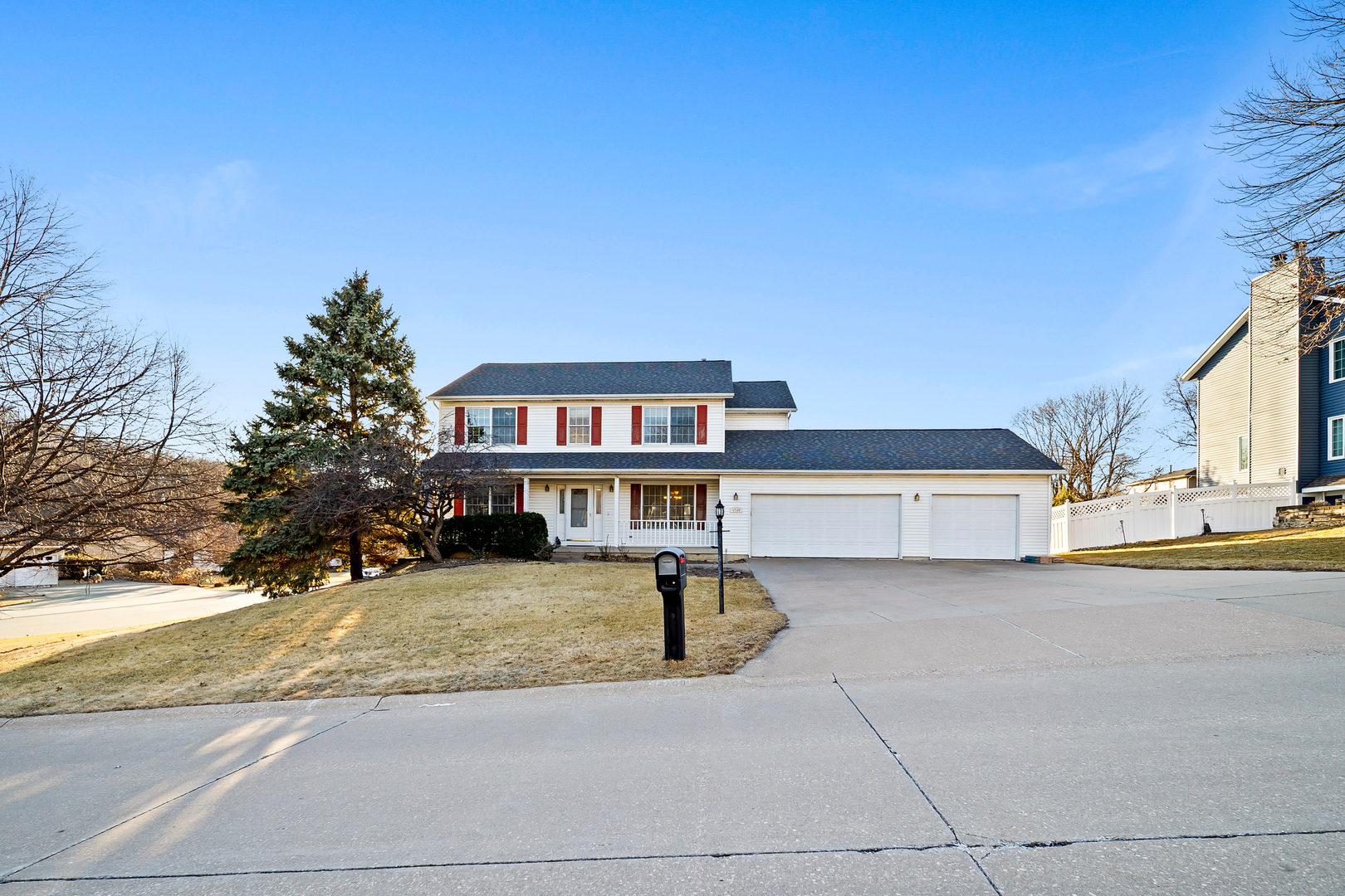 4700 Heatherstone Road Bettendorf, IA 52722 - Photo 1 of 40 Gallery Image 1