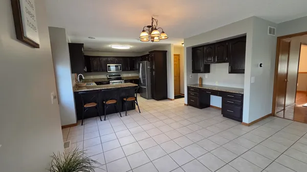 $480,000 | 4700 Heatherstone Road, Bettendorf, IA 52722