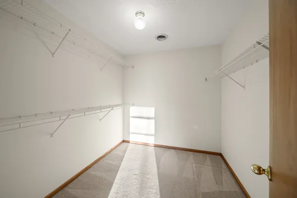 $480,000 | 4700 Heatherstone Road, Bettendorf, IA 52722