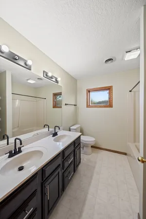 $480,000 | 4700 Heatherstone Road, Bettendorf, IA 52722